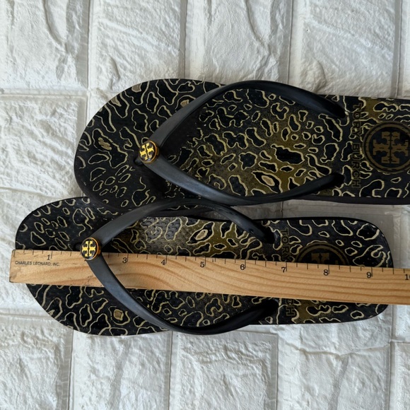 Tory Burch  Print Flip Flops Size 7 - Picture 3 of 4